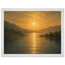 Quadro emoldurado Reflexo Dourado, lago e montanhas sob luz dourada