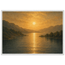 Quadro emoldurado Reflexo Dourado, lago e montanhas sob luz dourada