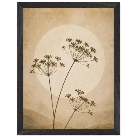 Pintura de ervas secas e flores do campo em silhueta diante de uma lua clara, em tons neutros e quentes, em quadro emoldurado